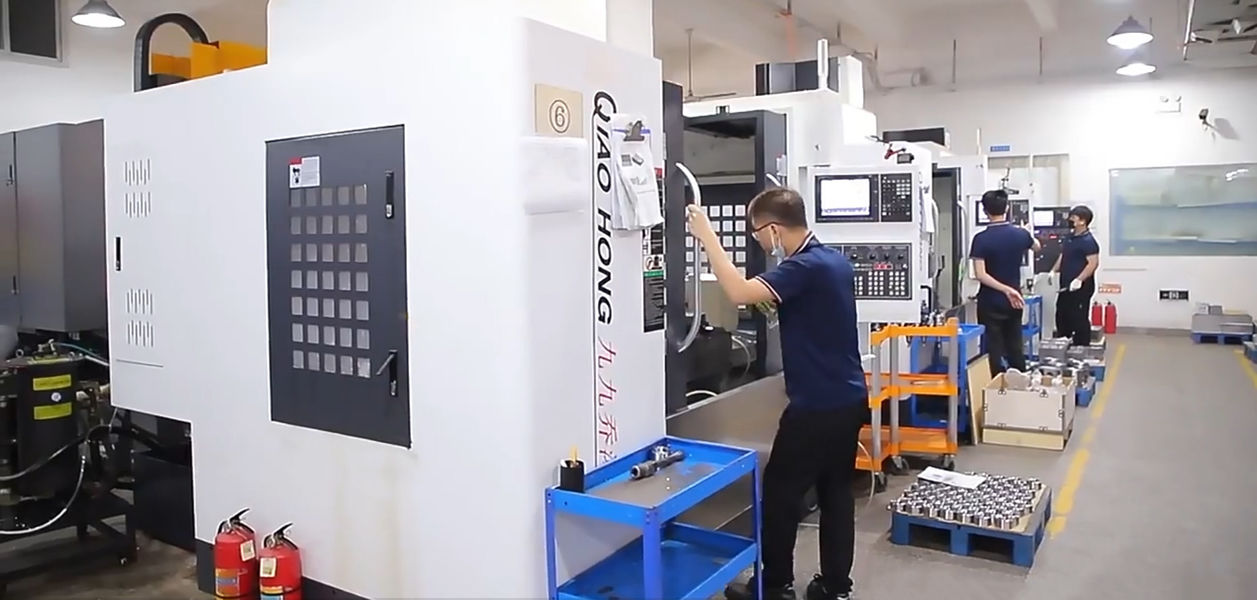 Dongguan Zhongwei Metal Products Co., Ltd linea di produzione del fabbricante