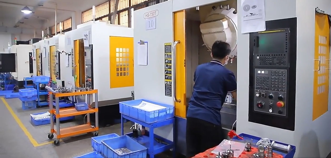 Dongguan Zhongwei Metal Products Co., Ltd linea di produzione del fabbricante