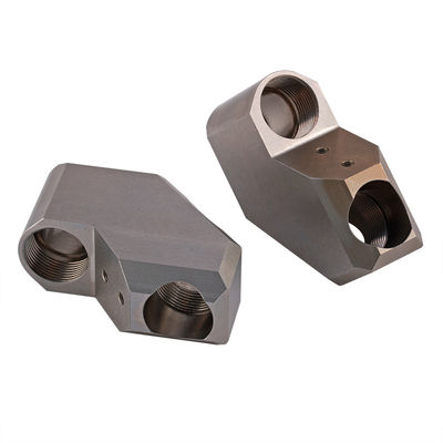 Soluzioni di lavorazione CNC in acciaio inossidabile. Parti di precisione, finitura superficiale e controllo qualità.