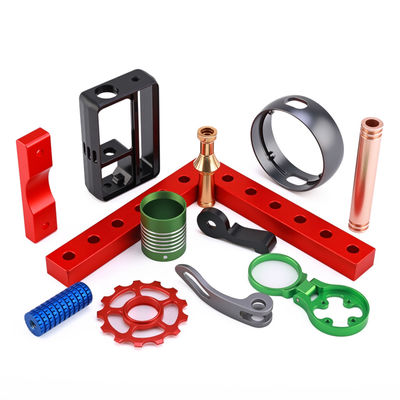 Servizi di personalizzazione di parti di autoveicoli, di parti anodizzate, di parti di motori e di parti di cambio